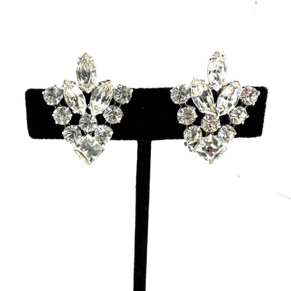Vintage Weiss Austrian Rhinestone Cluster Clip On Earrings Rhodium Plated Silver